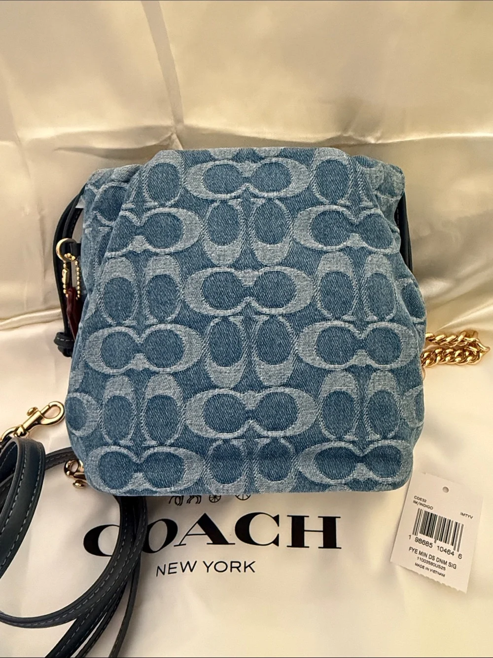 🩵Coach NWT Blue Denim Signature Drawstring Mini Faye Crossbody with Gold Chain - Picture 5 of 11